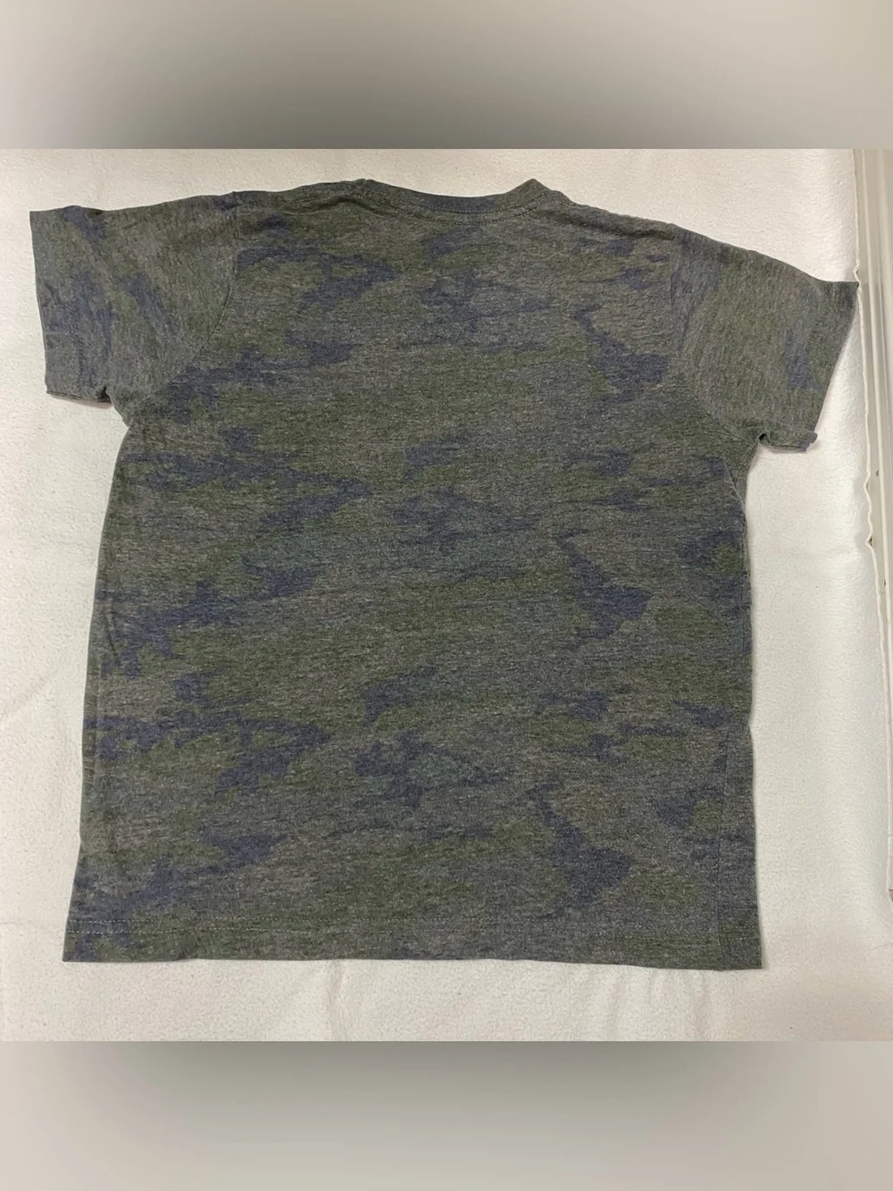 Camouflage T-shirt with 2022 Heart and Texas map print kids youth size small 6/7